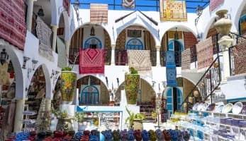 Location voiture Houmt Souk avec Plany.tn – souks et port